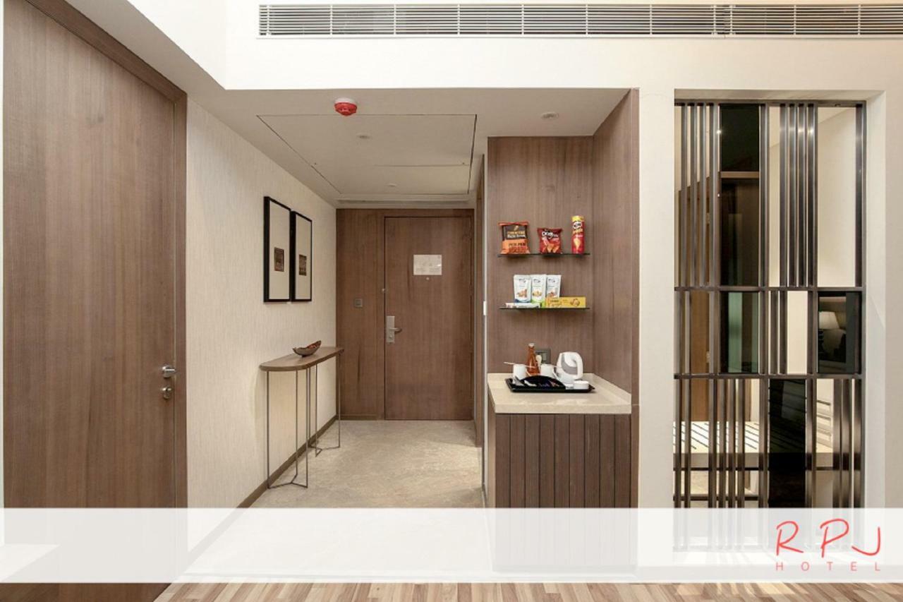 Rpj Hotel ראג'קוט מראה חיצוני תמונה