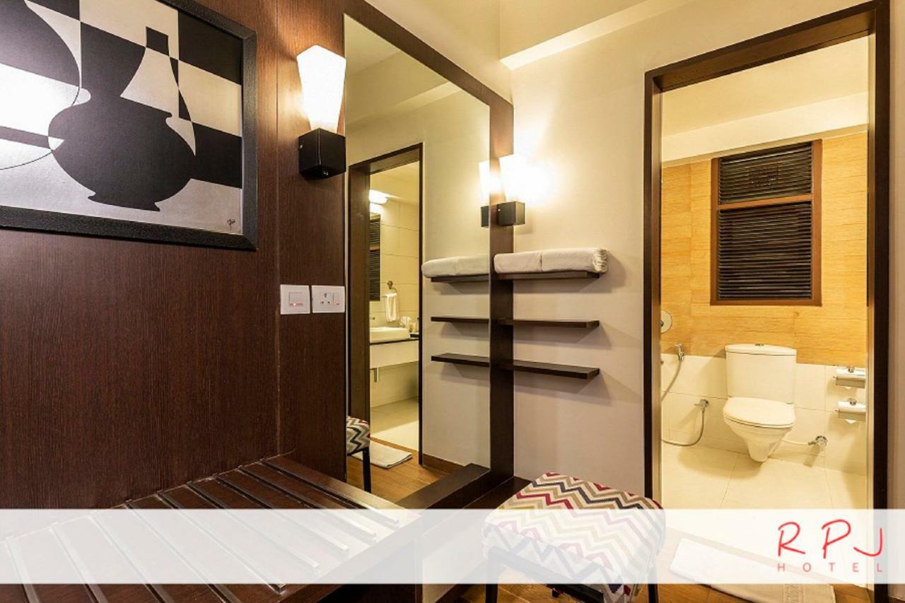 Rpj Hotel ראג'קוט מראה חיצוני תמונה