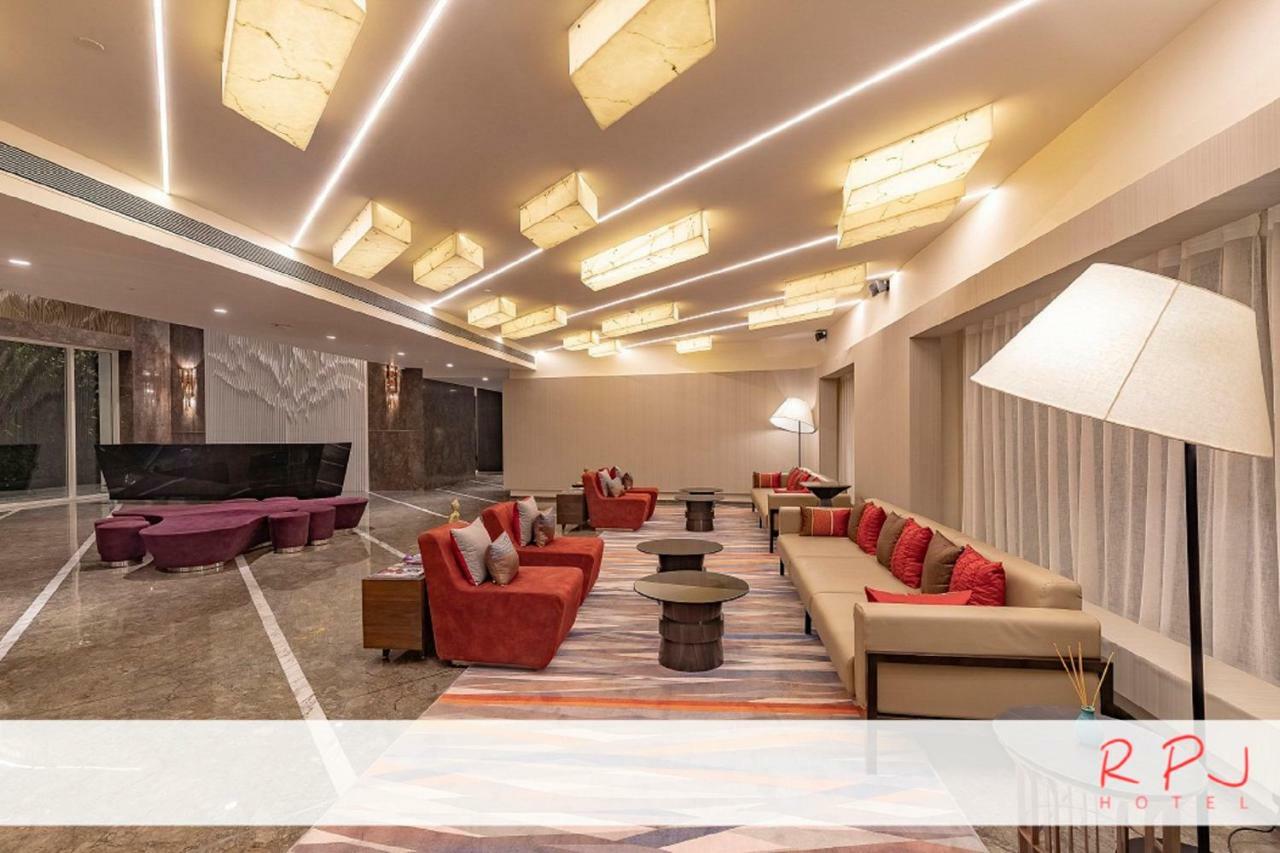 Rpj Hotel ראג'קוט מראה חיצוני תמונה