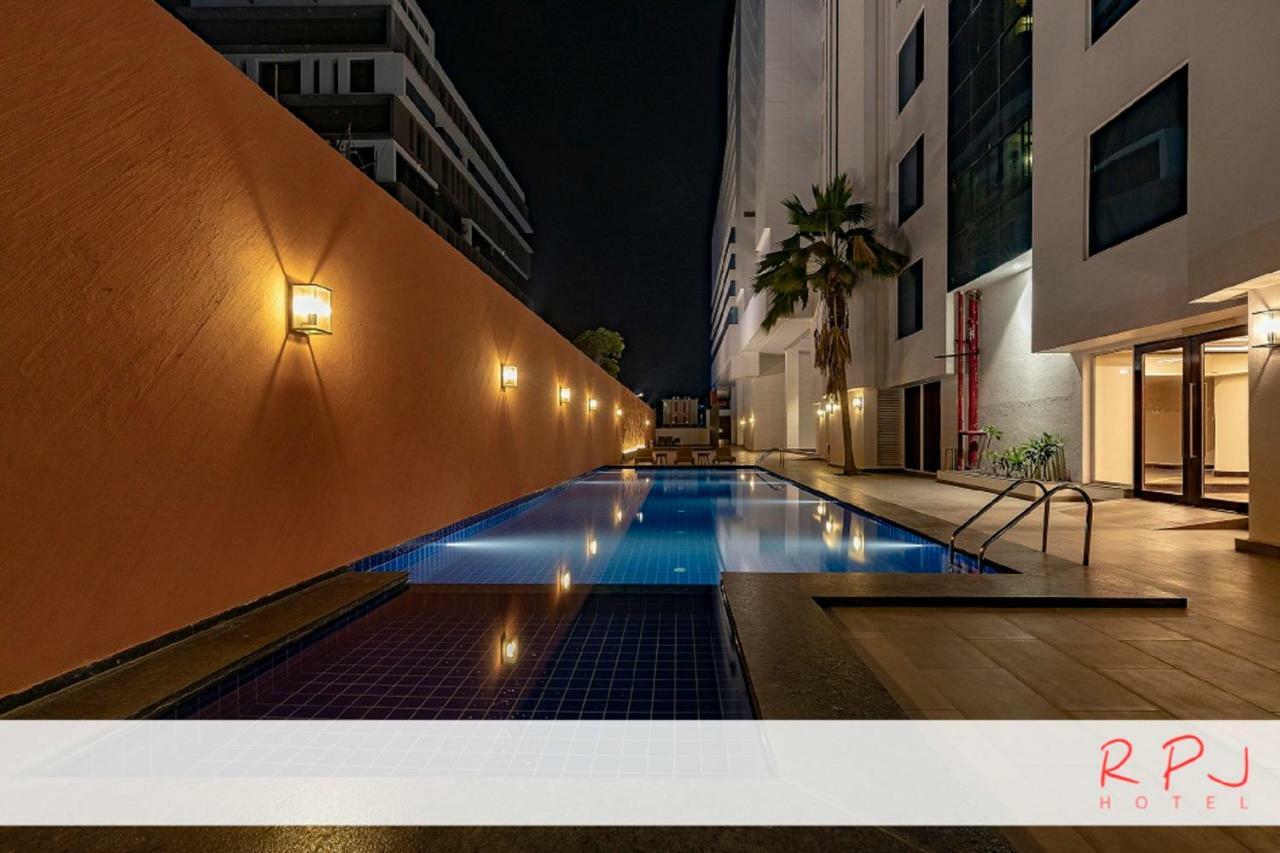 Rpj Hotel ראג'קוט מראה חיצוני תמונה