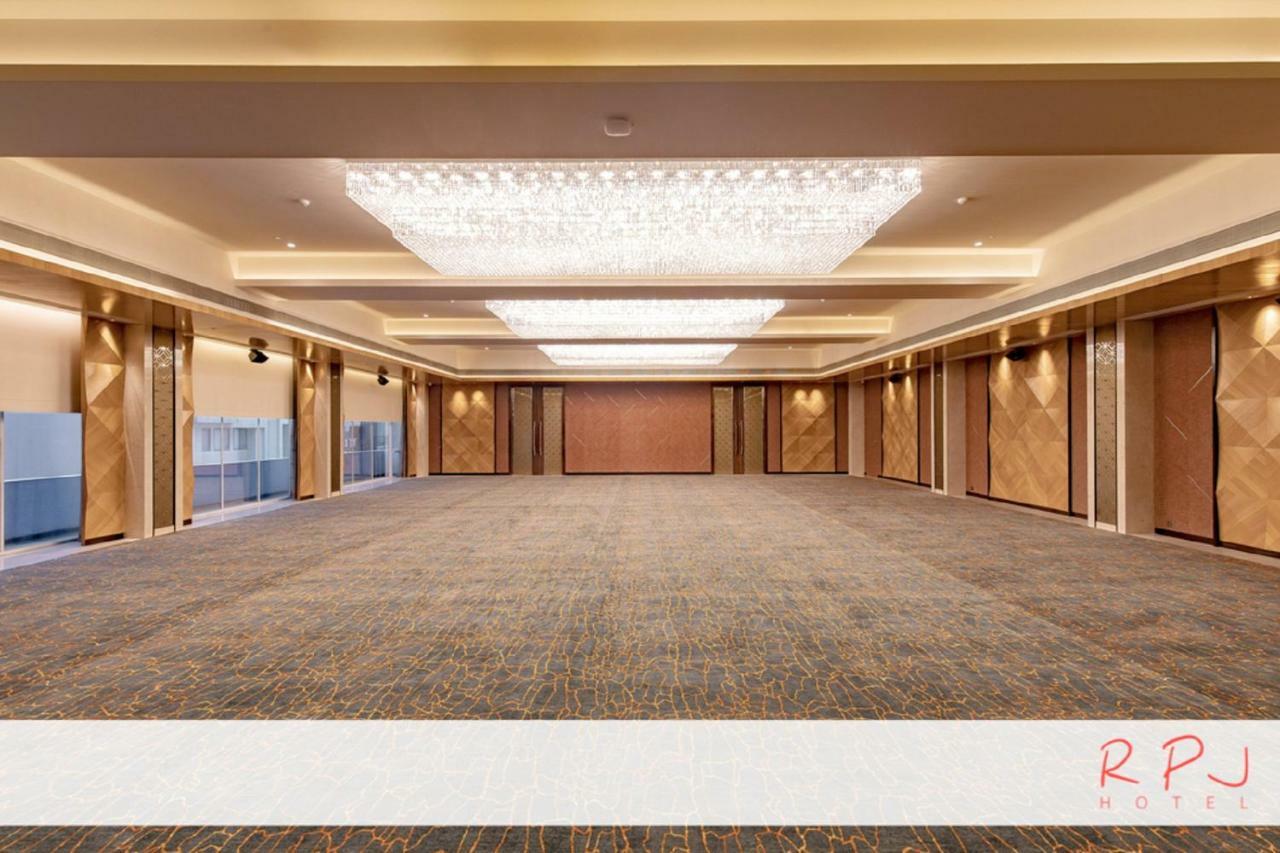 Rpj Hotel ראג'קוט מראה חיצוני תמונה