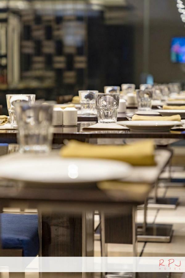 Rpj Hotel ראג'קוט מראה חיצוני תמונה