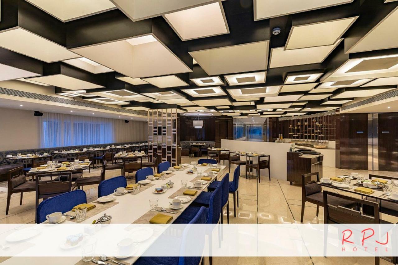Rpj Hotel ראג'קוט מראה חיצוני תמונה