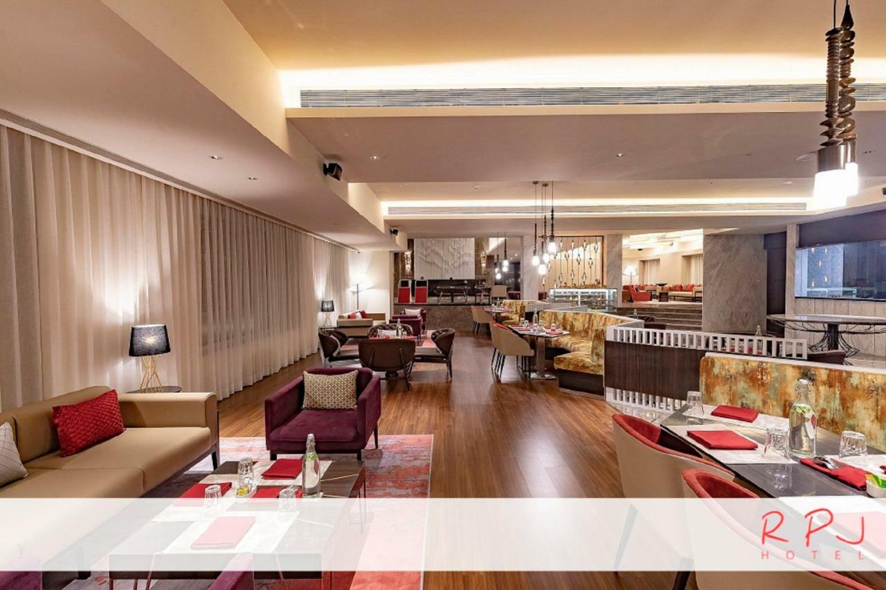 Rpj Hotel ראג'קוט מראה חיצוני תמונה